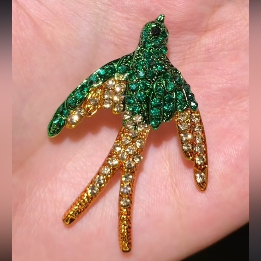 Swallow Elegant Green Gold Bird Brooch - Picture 6 of 6